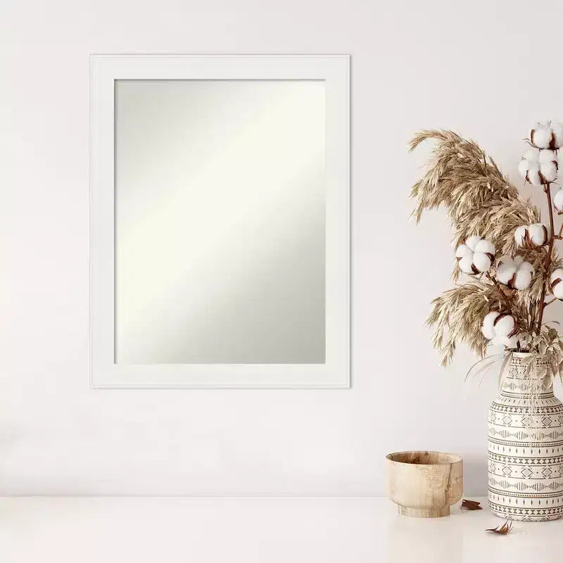 Miroir mural étroit de 22 po x 28 po blanc, sans biseau, pour vanité -