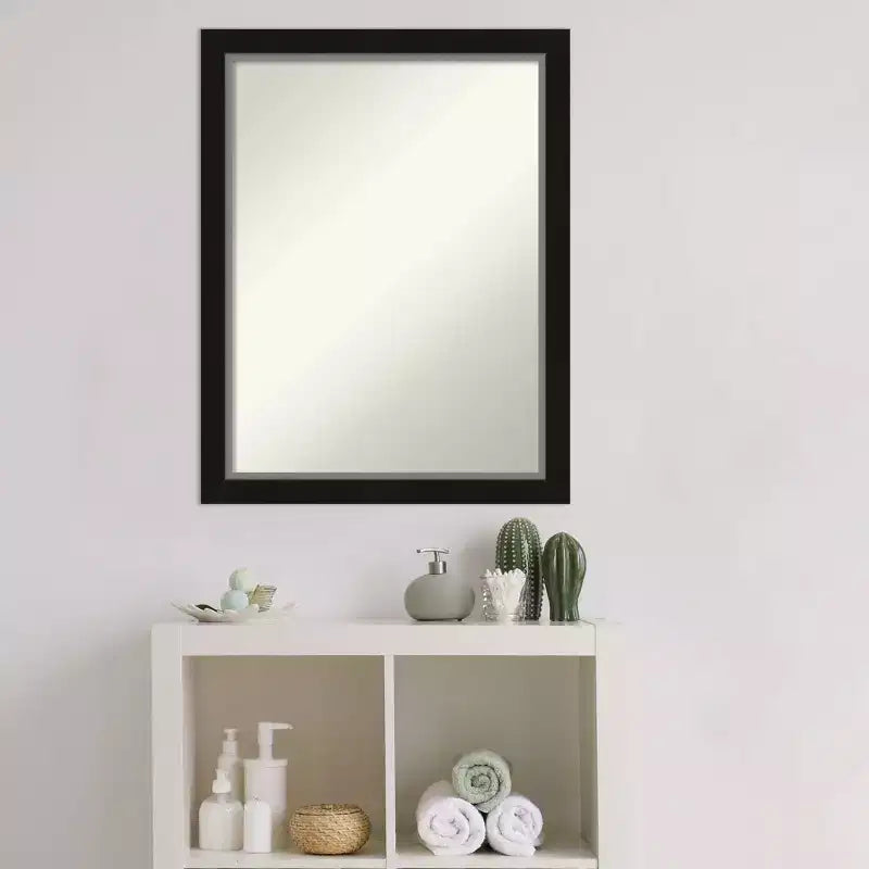 Miroir mural étroit de salle de bain en Eva, non biseauté, 21 po x 27 po, noir - : Rectangulaire moderne, cadre en polystyrène, fixation murale