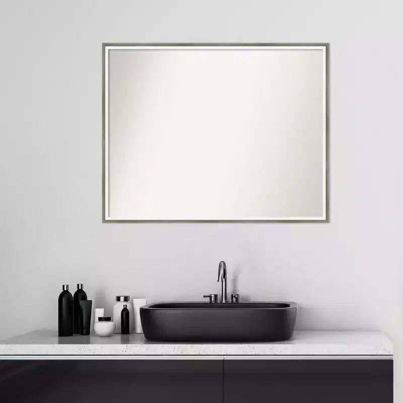 Miroir mural de salle de bain Lucie Wood, sans biseau, 29 po x 23 po, argent - : Rectangle moderne, Quincaillerie de montage incluse