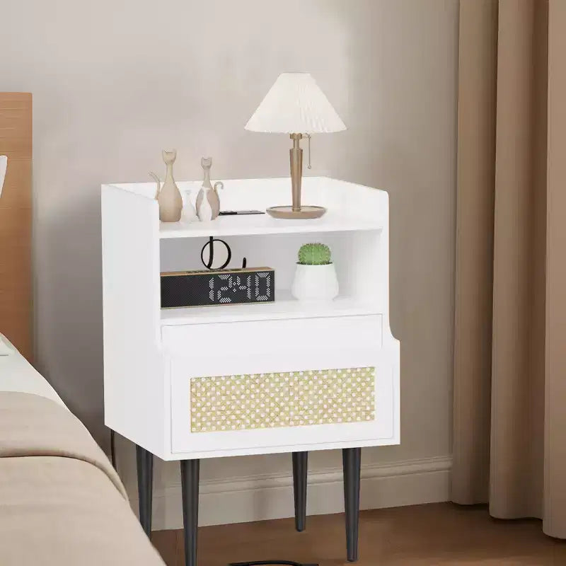 Tables de chevet en rotin (lot de 2), tables de chevet blanches, tables d'appoint de style rustique avec tiroir et étagère ouverte, tables d'appoint modernes pour chambre à coucher et salon